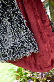 marron/black-grey fluffy